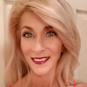 Meet your Posher, Karaleigh